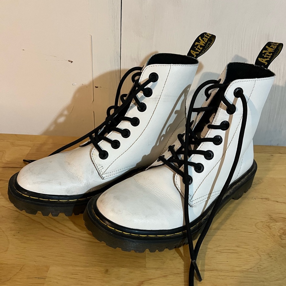 Doc Martens size 7 white leather combat boots
